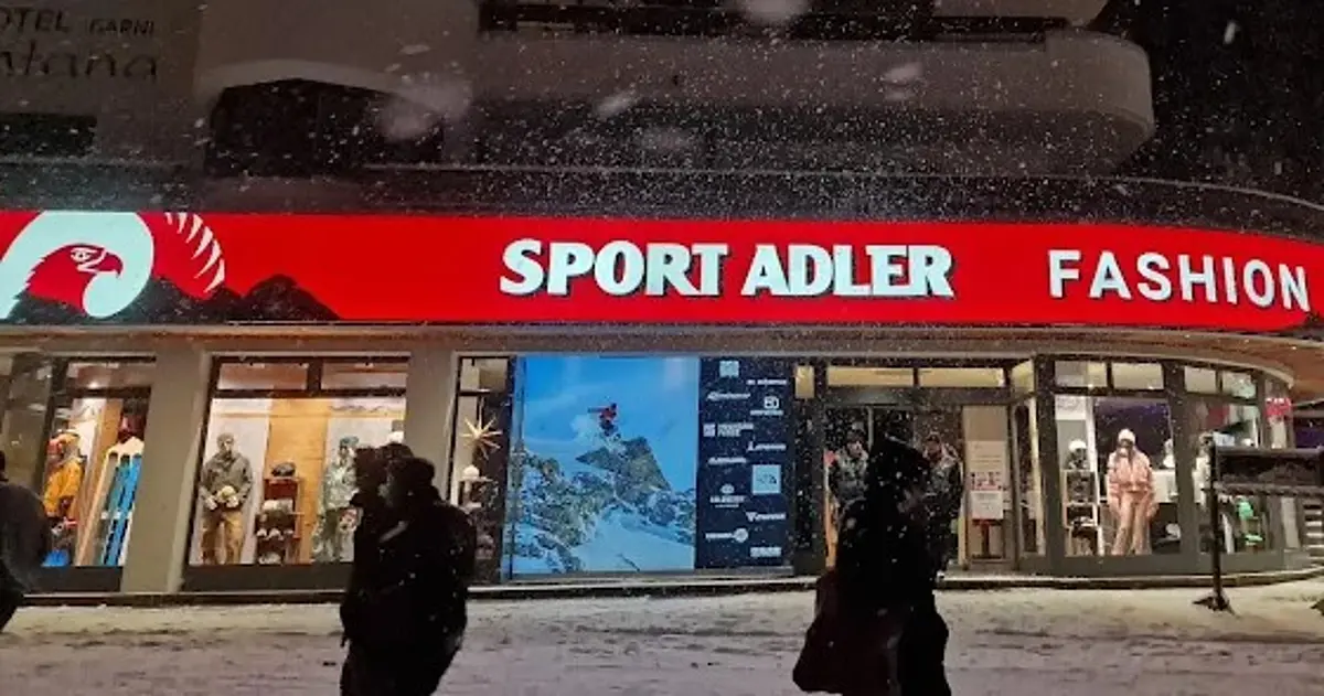 Frontalansicht Sport Adler